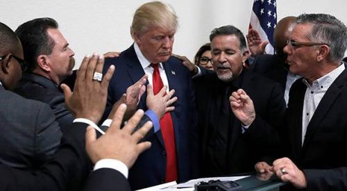 Почему христиане США молятся за победу Трампа? Топ-5 причин.
