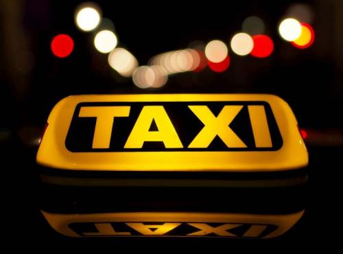 Жительницу Ростовской области будут судить за обман приморских таксистов