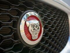 Jaguar представил седан XE SV Project 8 Touring