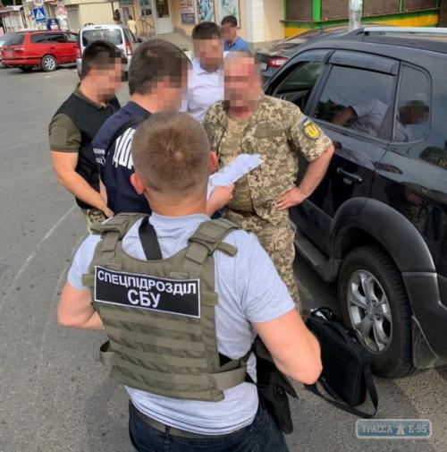 Заместитель Доброславского военкома задержан на взятке в 1 тыс. долларов в Одесской области