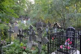 Мэрия попросит жителей Екатеринбурга не посещать кладбища в родительский день
