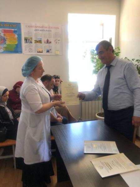 Медики Гергебильского района получили правительственные и ведомственные награды