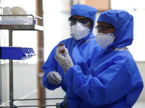 В РФ из-за коронавируса под контролем находятся почти 18 тысяч человек