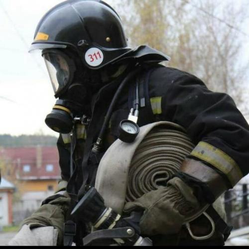 Пожарный. Фото - пресс-служба Главка МЧС по Приморскому краю