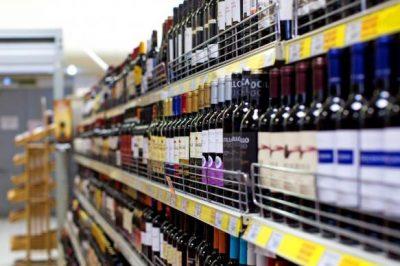 Главный нарколог РФ предложил ограничить продажу алкоголя в нерабочие дни
