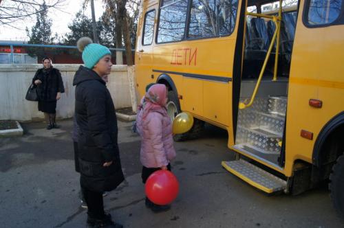 Средние учебные заведения Буйнакского района получили свежие школьные «Газели» и автобусы