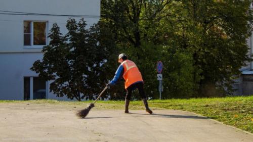 За сутки с рязанских улиц убрали 26 кубометров мусора