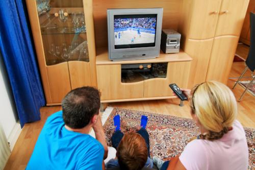 Жители РФ в среднем тратят 3,5 часа в сутки на просмотр телевизора