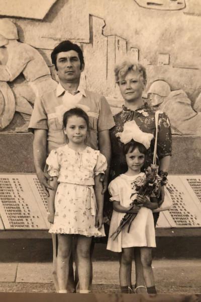 Юлия Зимина с родителями и сестрой