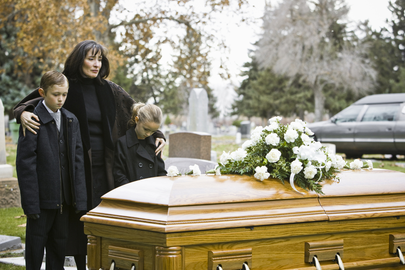 Преимущества проведения похорон в похоронном бюро
